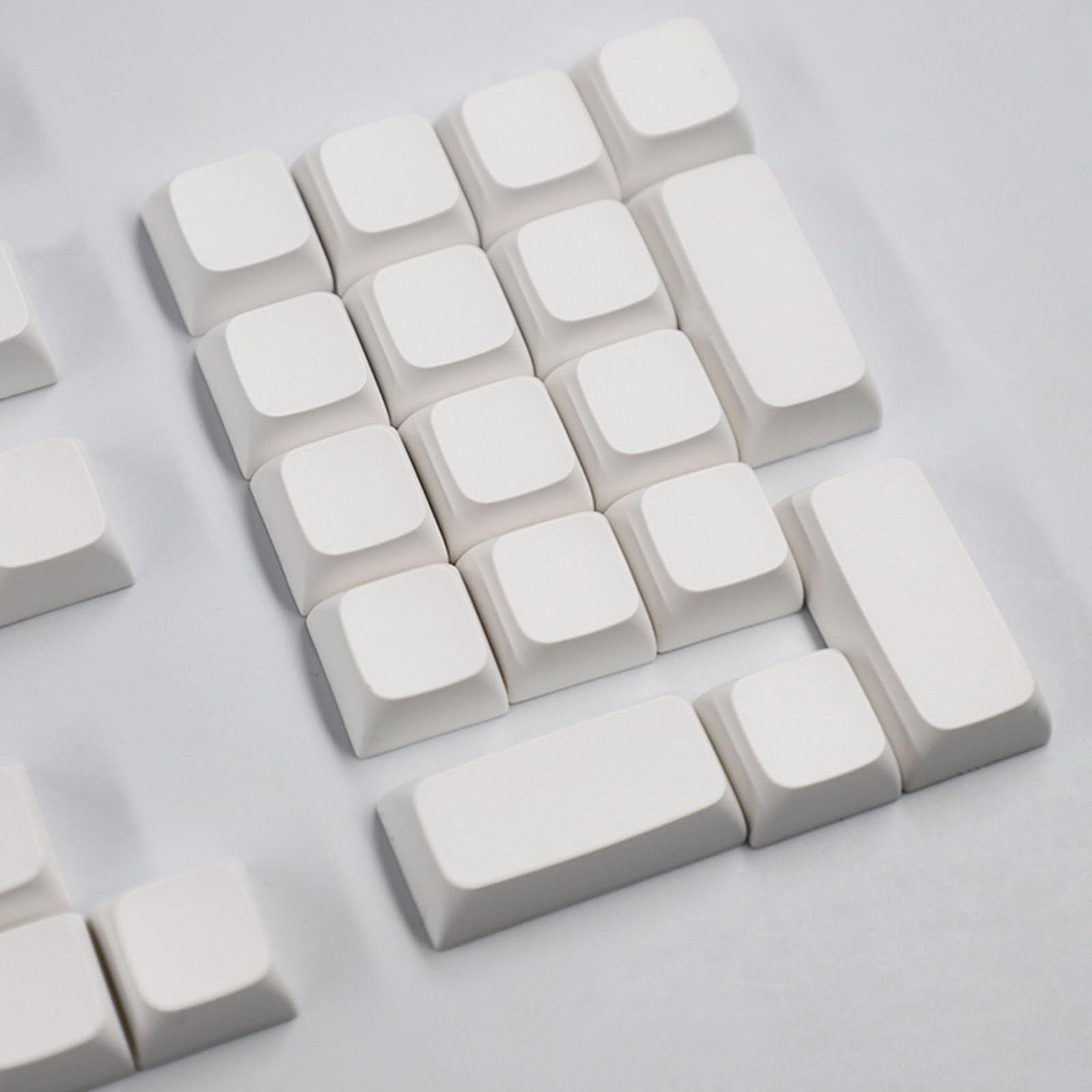 Amazon.co.jp: 134個の ホワイトブランクキーキャップ XDA高さPBT